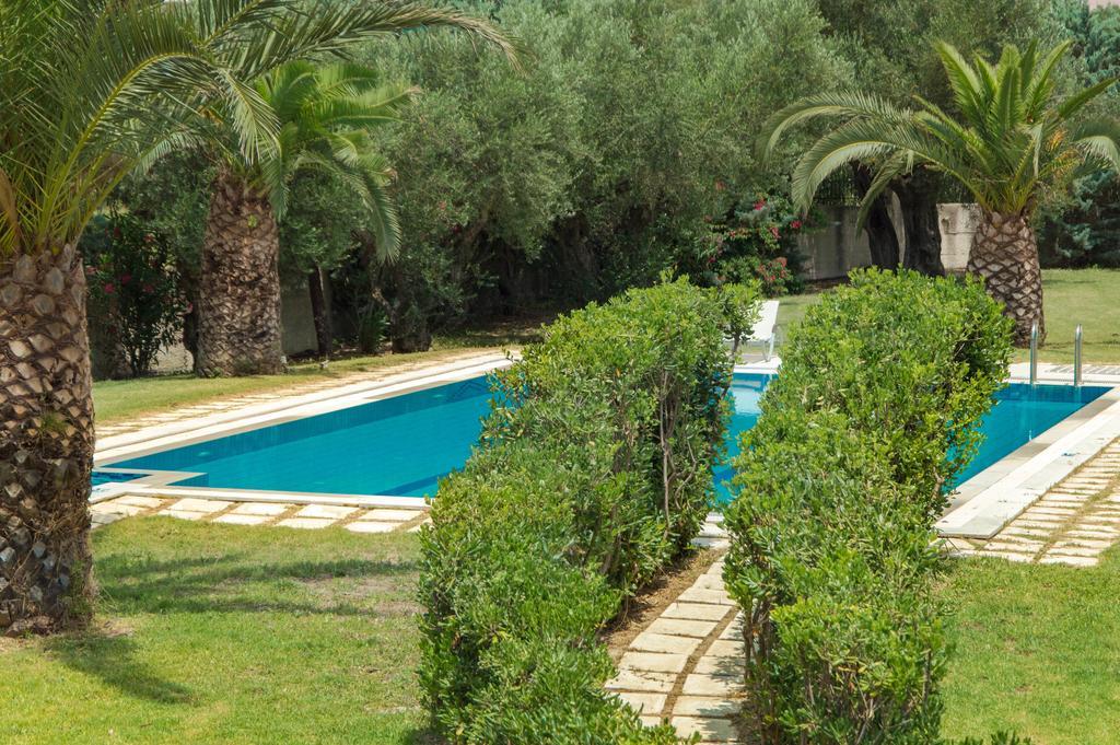 Leone Luxury Villas Kalamákion Exterior foto