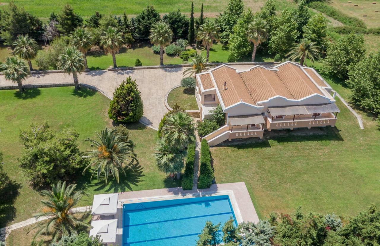 Leone Luxury Villas Kalamákion Exterior foto